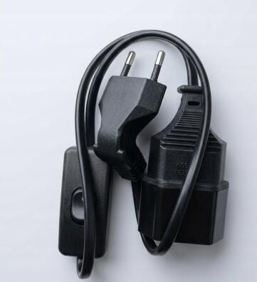 Przewód czarny z wtyczką do lampki kabel